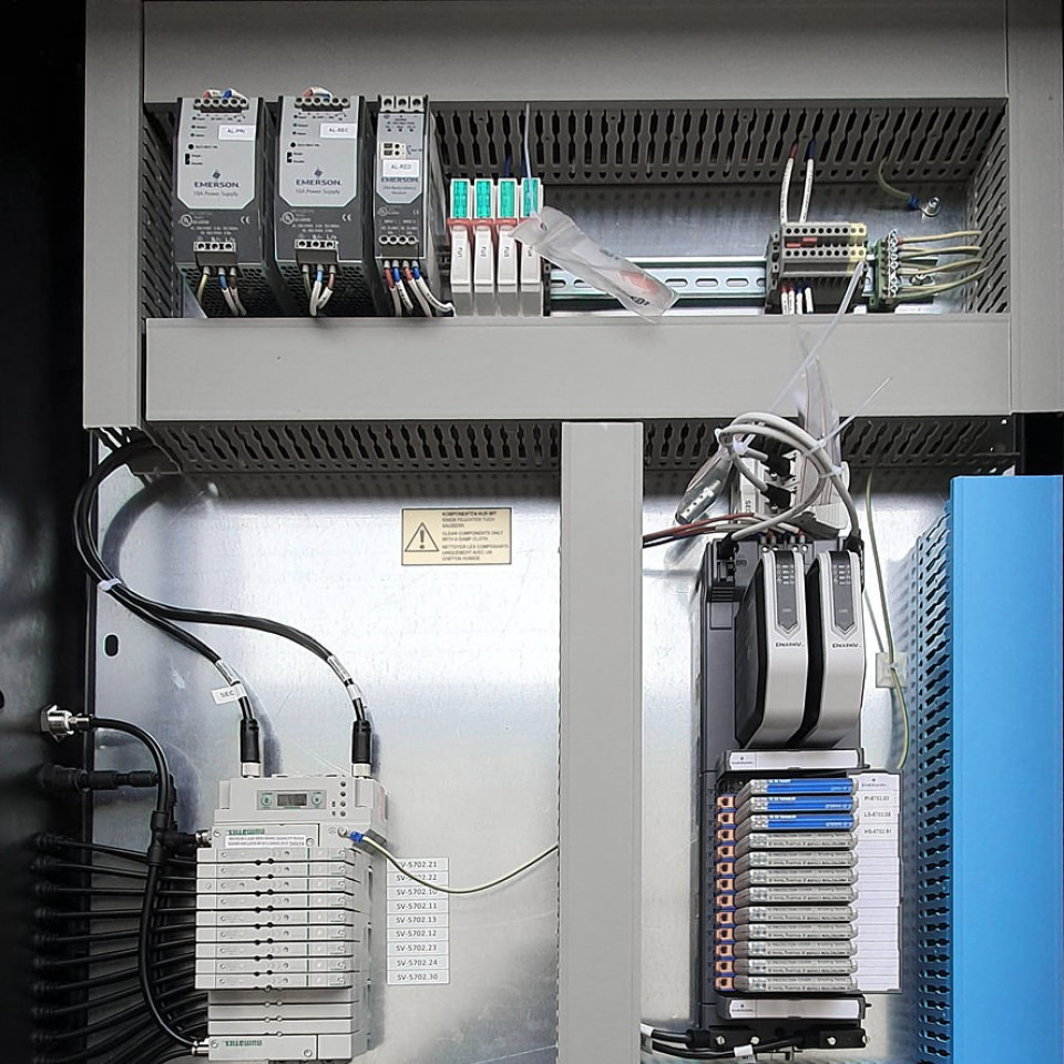 Image of various servers consisting of CHARM IO controllers